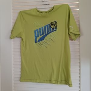 PUMA Boys Badge tee in green - XL
